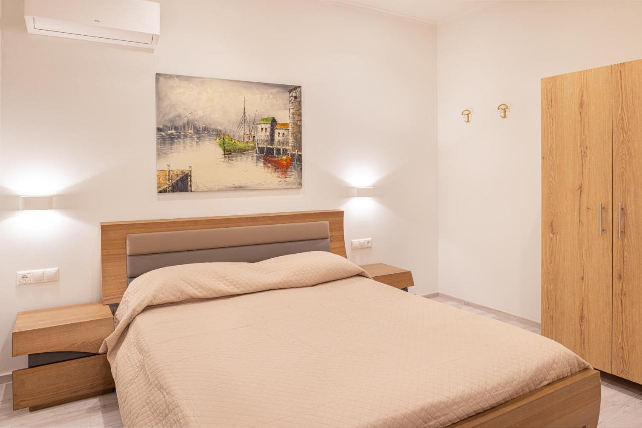 קוקארי Fiera Luxury Apartments. מראה חיצוני תמונה