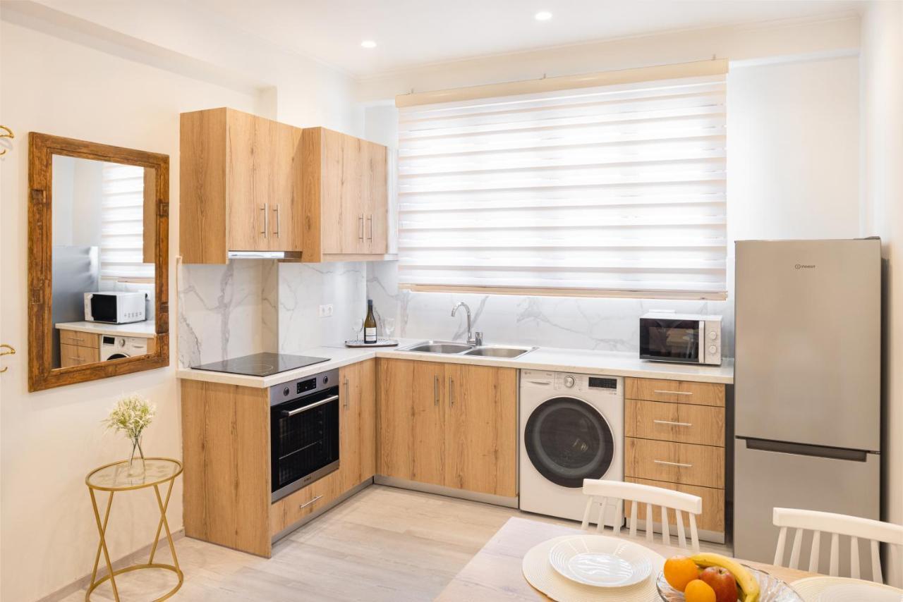 קוקארי Fiera Luxury Apartments. מראה חיצוני תמונה