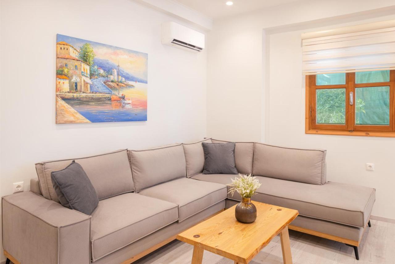 קוקארי Fiera Luxury Apartments. מראה חיצוני תמונה