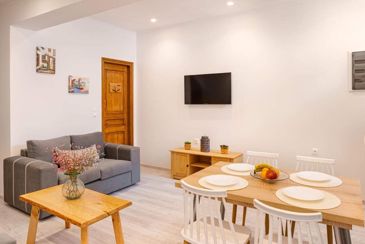 קוקארי Fiera Luxury Apartments. מראה חיצוני תמונה